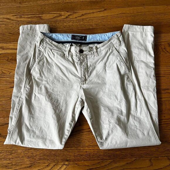 Abercrombie & Fitch Beige Pants/ khaki's - Picture 8 of 8